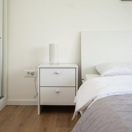 Bright 2Bdr Apartment With Balcony - Free Parking Saraybosna Dış mekan fotoğraf