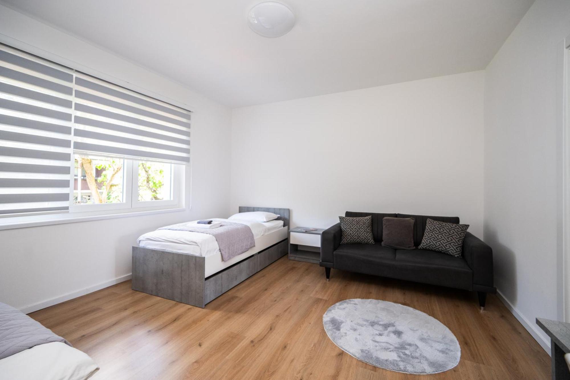 Bright 2Bdr Apartment With Balcony - Free Parking Saraybosna Dış mekan fotoğraf