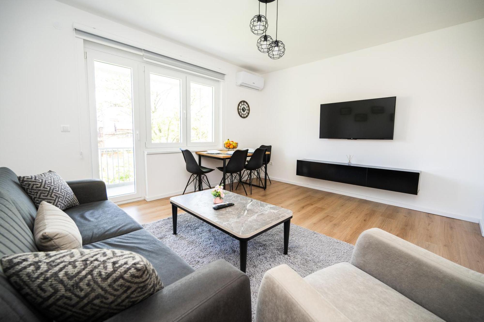 Bright 2Bdr Apartment With Balcony - Free Parking Saraybosna Dış mekan fotoğraf